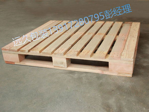 木托盤的性能和特點(diǎn)由什么來決定